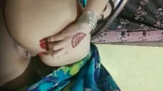 पाकिस्तानी माल की फूली हुई चूत और संकरी गांड का वीडियो